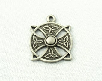 1 X  Celtic Crosses with Pewter Bead in the Center Charms/Pendants Qt:1