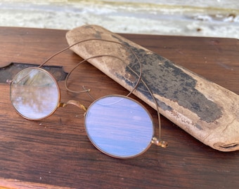 Taw & Co. vintage wire rimmed reading glasses