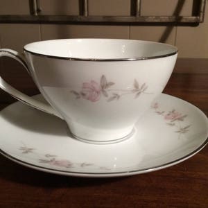 8 Pieces Noritake Bellemead Tea Cup and Saucer Set