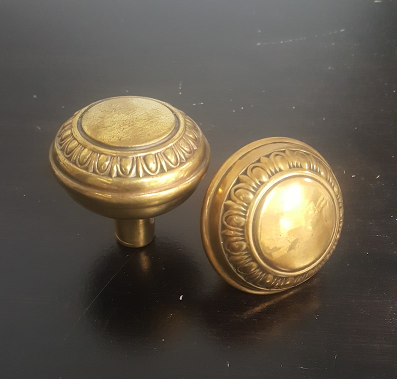 Egg /& Dart Antique Doorknobs In Brass 530855