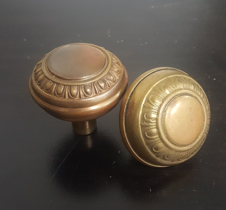 Egg /& Dart Antique Doorknobs In Brass 530855