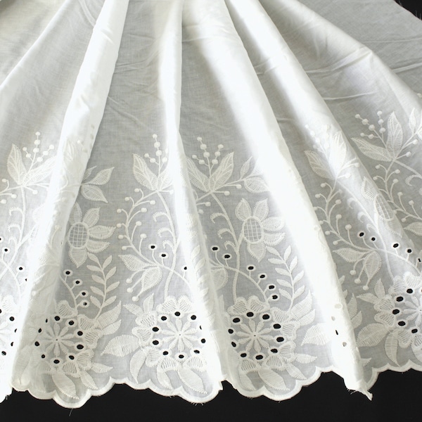 0,5 m coton-voilé, 15,98 Euro/mètre, 135 cm de large, broderie perforée, laine blanche