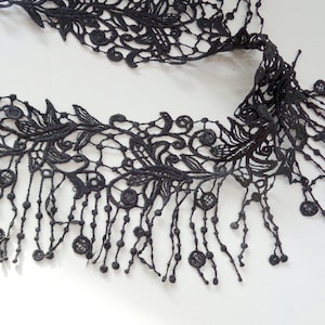4,50 Euro/m, Spitze mit  Fransen,Spitzenborte,Ätzespitze,schwarz, 87 mm