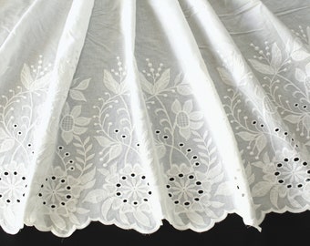 Voile de coton 1,35 m, laize 135 cm, broderie anglaise, écru