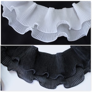 Pleated border, flounce, ruffled border, ruffled ribbon, black, off-white