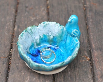 Ring holder bowl Bridal shower gift Engagement present Ring dish Anniversary gift Wedding gift Love birds Wedding ring holder Sweet 16