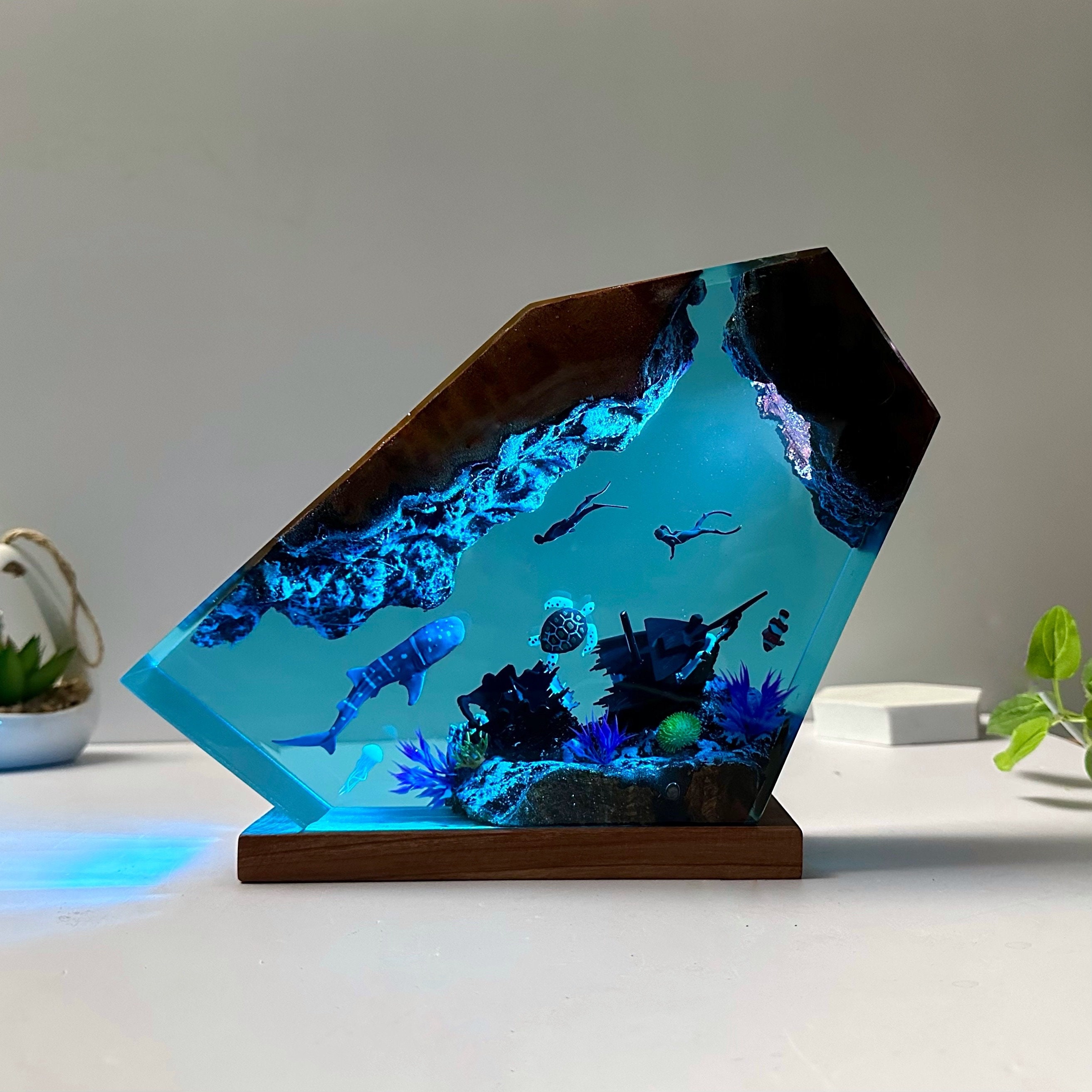 Epoxy Resin Ocean Lamp, Whale Shark and Couple Diver Night Light, Resin ...