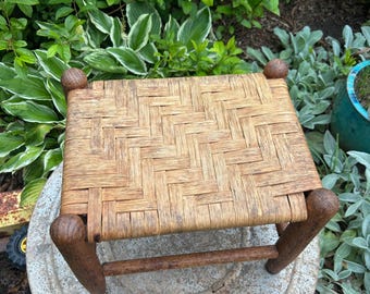 Primitive Wooden Footstool with Reed Basketweave Seat/Rustic Farmhouse Stool