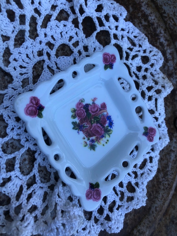 Royal Elegance Genuine Porcelain Trinket/Ring Dish - image 6