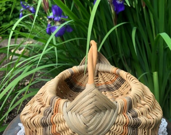 Small Vintage Egg Basket Buttocks Basket Farmhouse Decor