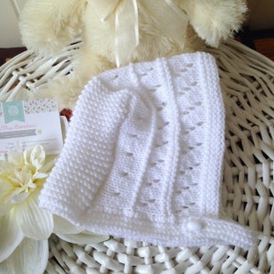 Bonnet béguin MADISON bébé, taille 9-12 mois, chapeau rétro/vintage, couleur blanc pur tricoté ajouré image 1