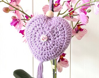 Décoration COEUR dodu au crochet coton mauve lilas, suspension coeur bohème romantique, cadeau mamie, cadeau pour femme, cadeau pour elle