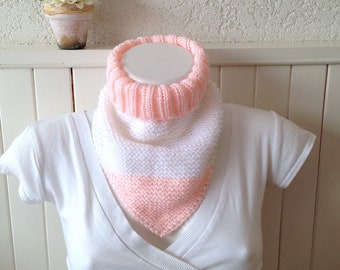 Bandana col roulé amovible VALMA, tricot fait main, bicolore pastel pour enfant, acrylique doux blanc et rose poudre, plastron en laine