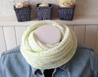 Grand snood écharpe enfant, vert blanc neon fluo, double tour,doux et moelleux, cadeau pour enfant, cadeau pour garçon