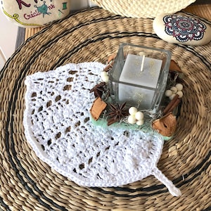 CHERRY LEAF boho lace leaf placemat, Oeko-Tex mercerized cotton crochet decoration, white