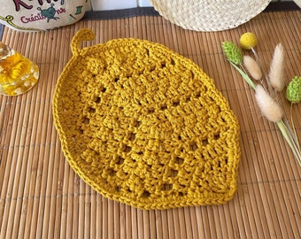 CHERRY LEAF boho lace leaf doily, crochet decoration in 100% thick Oeko-Tex cotton, mustard yellow