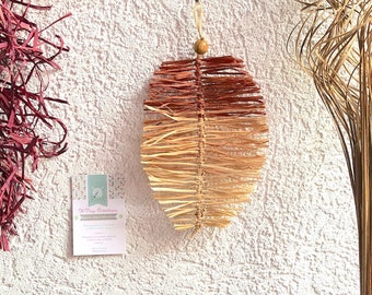 Small exotic leaf VINIURA ethnic decoration, macramé in natural Raffia fiber 3 colors, tropic decoration