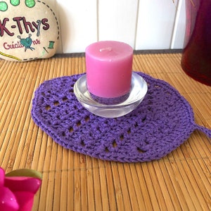 CHERRY LEAF boho lace leaf placemat, crochet decoration in 100% Oeko-Tex mercerized cotton, purple