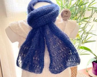 Echarpe foulard dentelle tricot ajourée ELSA, alpaga, soie, bleu marine, cadeau maman, cadeau mamie, idée cadeau femme, cadeau pour elle