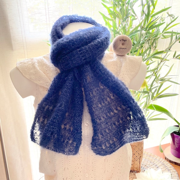 Echarpe foulard dentelle tricot ajourée ELSA, alpaga, soie, bleu marine, cadeau maman, cadeau mamie, idée cadeau femme, cadeau pour elle