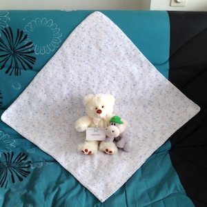 Handmade knitted baby blanket, 72x72 cm in very soft acrylic, speckled white, blanket for cat, dog