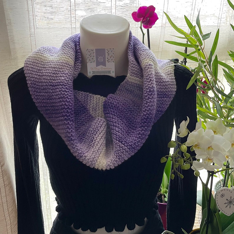 Snood 2 tours tricoté en acrylique, moelleux, nuances violet mauve blanc, cadeau pour femme, cadeau pour fille, cadeau pour ado image 1