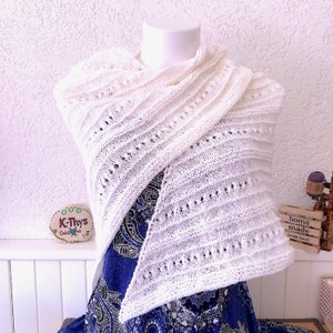 PRETTY BETTY shawl in pure white wool and alpaca, semi-openwork shawl, large wool shawl, hand knitted, gift for mom