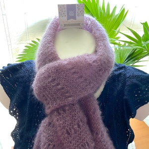 Echarpe foulard dentelle tricot ajourée ELSA, mohair, soie, lilas bruyère, cadeau maman, cadeau mamie, idée cadeau femme, cadeau pour elle imagem 3