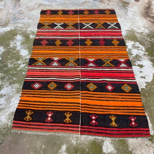 Vintage kilim rug, 4.5 X 7.66ft, Livingroom Rug, Orange kilim rug, Area rug, Handmade kilim rug, Turkish kilim rug, Striped kilim rug, kilim