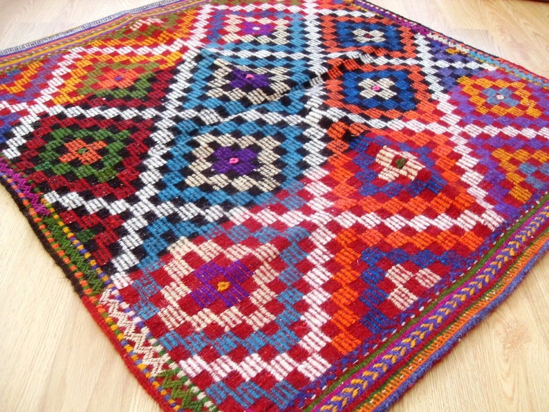 small kilim rug free small rug antalya kilim Anatolian handwoven kilim rug decorative kilim SİZE : 40'' X 42'' 100 cm X 105 cm image 3