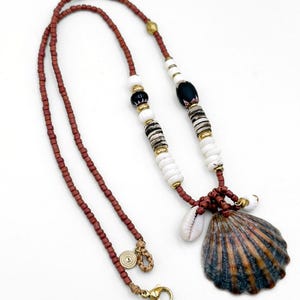 SAGARA NECKLACE - Natural shell pendant - bone beads from Nepal