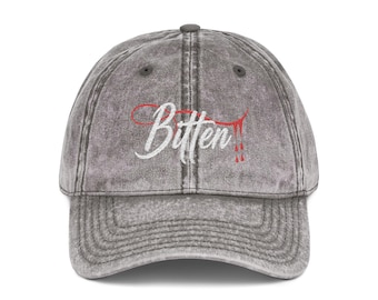 Gorra bordada Bitten - Regalo para fans de TVD