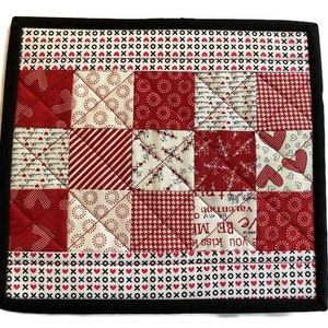 Valentine&#39;s Day Quilted Heart Mug Rug Coaster