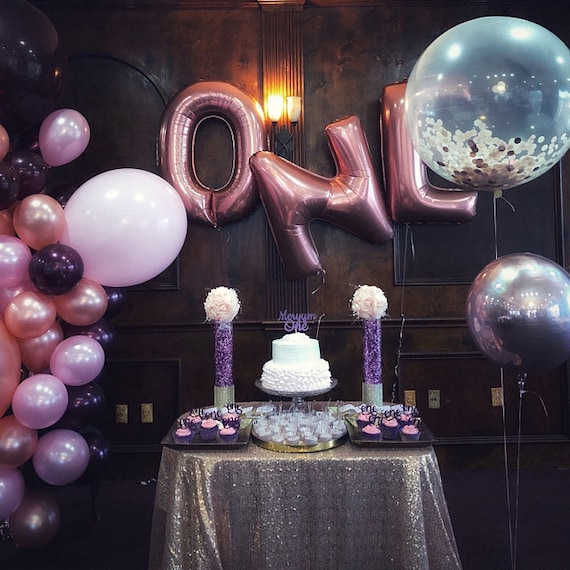 Guirnalda de globos para decorar mesa imperial / Balloons Garland   Guirnalda de globos, Decoraciones de globos para fiesta, Ideas de  decoración de cumpleaños