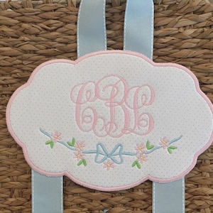 Bow holder, hairbow hanger, embroidered bow holder, monogrammed bow holder, girls personalized bow, baby girl bow,