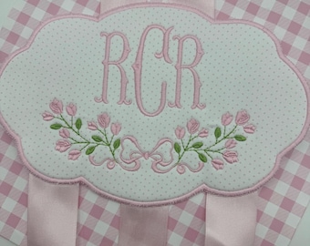 Embroidered Bow Holder, Monogrammed Bow Holder, Girls Personalized Bow Holder, Baby Girl Bow Holder, Bow Holder, Monogram floral hairbow