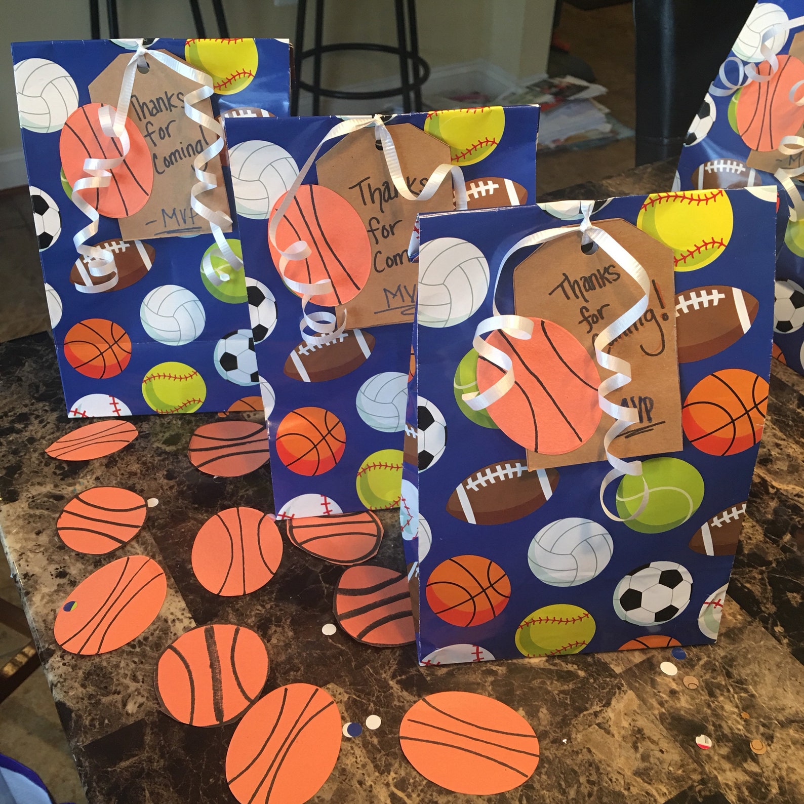 Sports Goodie Bag Favores de fiesta prefabricados con Etsy