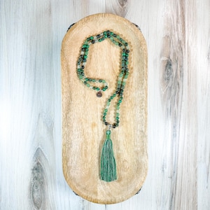 Collar de mala con chakra del corazón, cuentas de oración Anahata Mala, mala anudada a mano de 6 mm y 108 vueltas con borla de algodón, cuentas de japa mala para yoga, afirmaciones