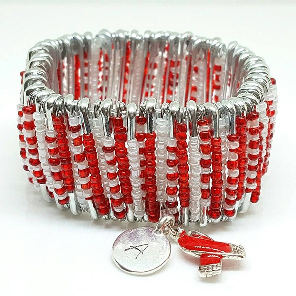 Personnalisé aides & Malala conscience goupille de sécurité Bracelet rouge ruban charme (R2). Bijoux de goupille de sécurité.  Bijoux en perles. Bracelet en perles.