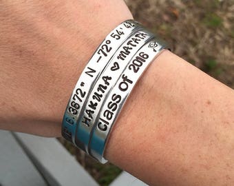 Christmas Bulk Order Available Mother's Day Gift Bangle Cuff Personalized Bracelet Hand Stamped Jewelry Custom Gift For Her Birthday Sieraden Armbanden Manchetarmbanden 