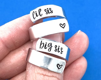 Sister Gift, SET OF 2 Lil Sis Big Sis Rings, Wrap Rings, Hand Stamped Gift, Hand Stamped Ring, Sorority Gift, Sister Rings, Little Big Gift