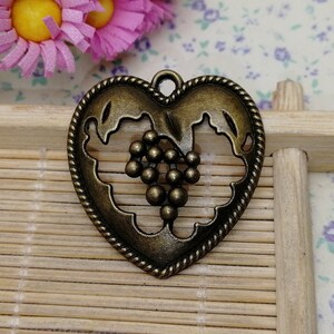 6/20 Pieces Metal heart grape Pendant Necklace Earring Keychain Charm Handmade Jewelry Making DIY Finding Antique Bronze Silver Color BM0430