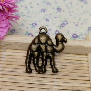 6/20 Pezzi Collana con ciondolo cammello in metallo Orecchini Portachiavi Fascino Artigianale fatto a mano Creazione di gioielli Fai da te Scoperta Bronzo antico Argento Colore BM0025