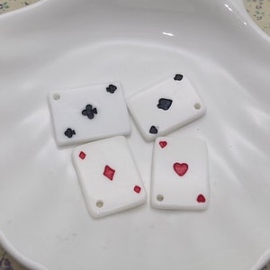 6/20 pezzi di carte da gioco in plastica ciondolo poker fascino, gioielli fatti a mano in resina fai da te collana orecchino goccia decorazione accessorio BP0705