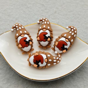 Silikonpärla 3D Fotboll Rugby Hjälm Gnome Dvärg Fokalpärla Berlock Penna Hitta BS2080