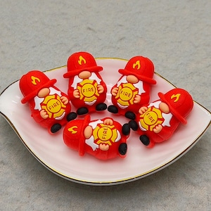 Silikonpärla 3D Brandman Brandman Gnome Dvärg Fokalpärla DIY Charm Penna Hitta BS1861