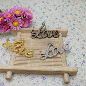 6/20 Stück Metall LOVE Brief Anhänger Halskette Ohrring Schlüsselbund Charme, handgemachte Schmuck DIY finden antike Bronze Silber Gold Farbe BM0567