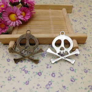 6/20 Pieces Metal skull pirate skeleton bone Pendant Necklace Earring Keychain Charm Jewelry DIY Finding Antique Bronze Silver Color BM0138