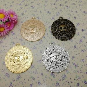 6/20 Pcs Metal Pirates of the Caribbean Aztec Gold skull Pendant Necklace Earring Keychain Charm Finding Antique Bronze Silver Color BM0126