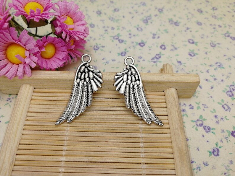 20Pcs Antique Silver Wings Feather Open Heart Shape Charms Pendant Jewelry Beads 20Pcs Antique Silver Wings Feather Open Heart Shape Charms Pendant Jewelry Beads